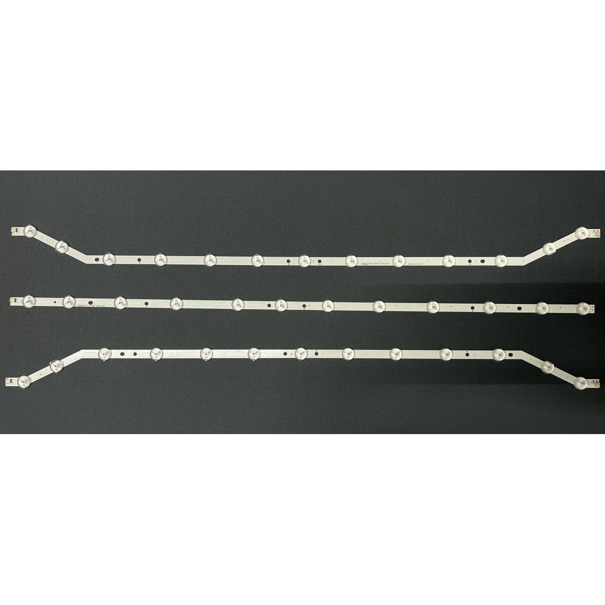 Samsung 39" TV LED háttérvilágítás készlet - 3 darab - 2A + 1B - 3V - 730mm - D3GE-390SMA-R2 + D3GE-390SMB-R2