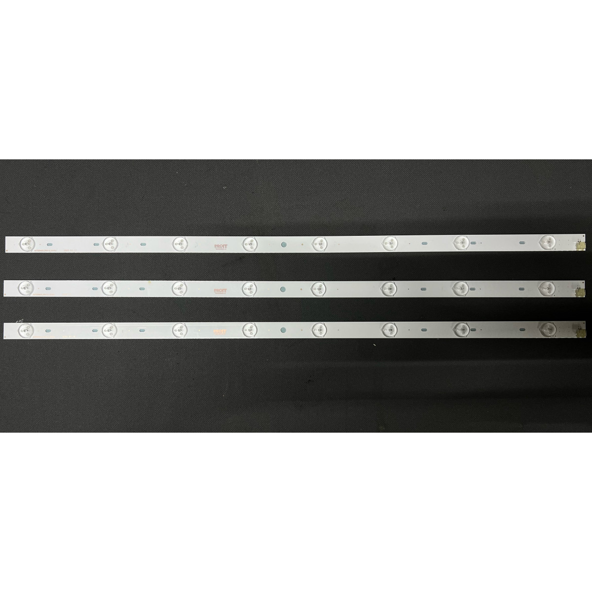 LED Backlight Strip Toshiba 32" - 3 strips x 8 LEDs - 3V - 630mm - IC-F-TBB032D315 - SVT320AE9_REV1.0_121012