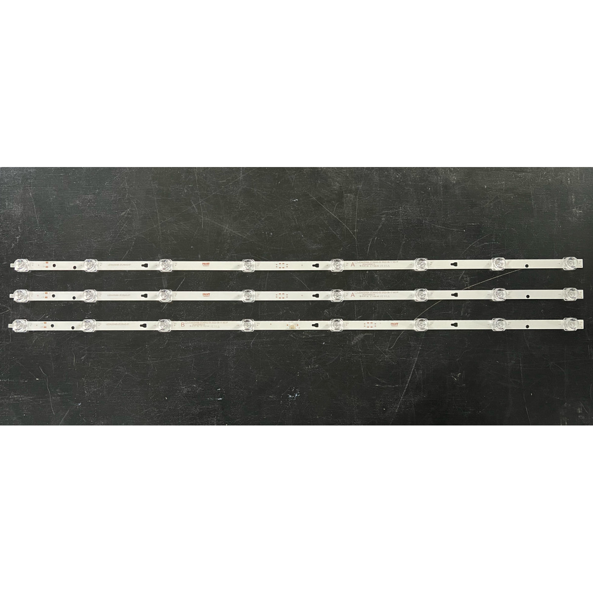 Комплект ленти универсални 43" - 3 ленти x 8 LED - 3V - 770mm - LED42D08A-ZC26AG-02E + LED42D08B-ZC26AG-02E