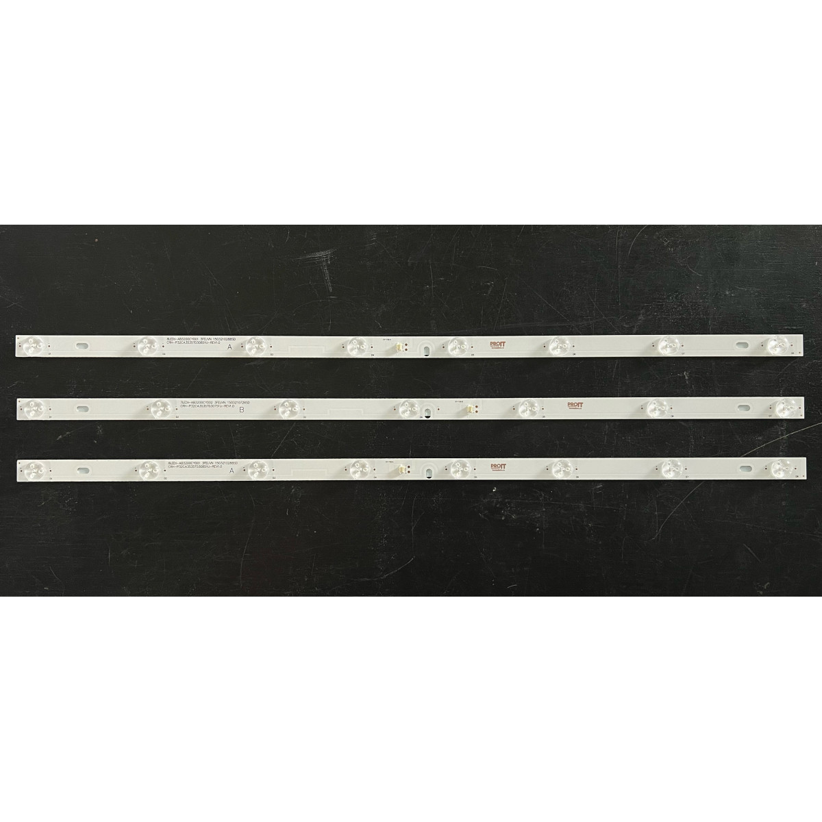 LED Backlight Strip other brands 32" - 2 strips x 8 LEDs + 1 strip x 7 LEDs - 3V - 620mm - CRH-P32CA3535T030851U-REV1.0
