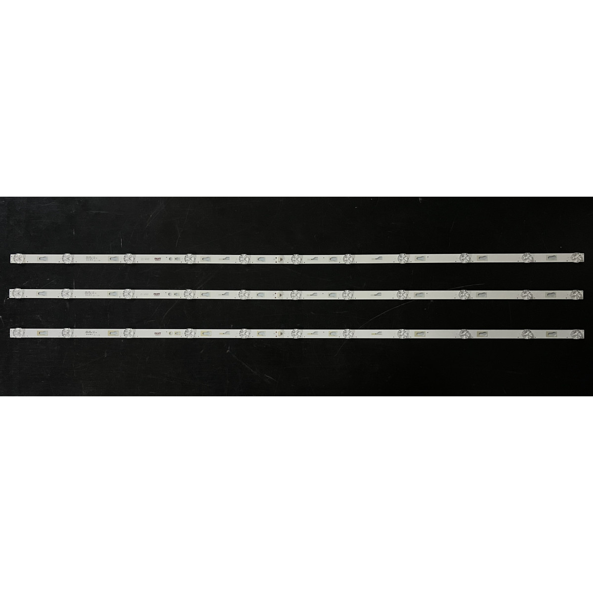 Más márkák 49" LED háttérvilágítás TV készlet - 3 darab x 11 LED - 3V - 930mm - 49D1200 - 4C-LB490T-HR9 - 4C-LB490T-HRA