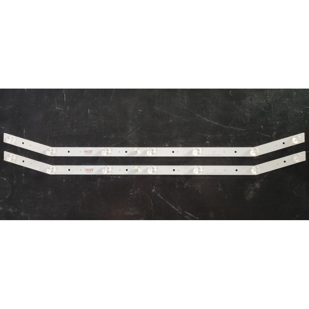 Комплект ленти универсални 32" - 2 ленти x 7 LED - извити - 3V - 568mm