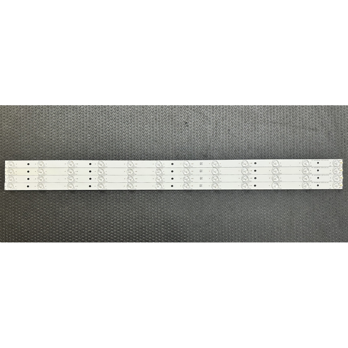 Комплект ленти LED универсални 42" - 4 ленти x 12 LED - 3V - 815mm - RF-AD420E32-1201S-03