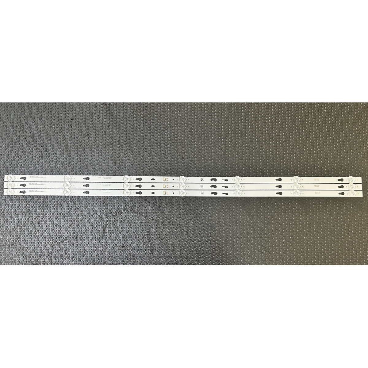 LED Backlight Strip other brands / TCL 43" - 3 strips x 7 LEDs - 3V - 799mm - CRH-AT43D120030300703788REV1.1G