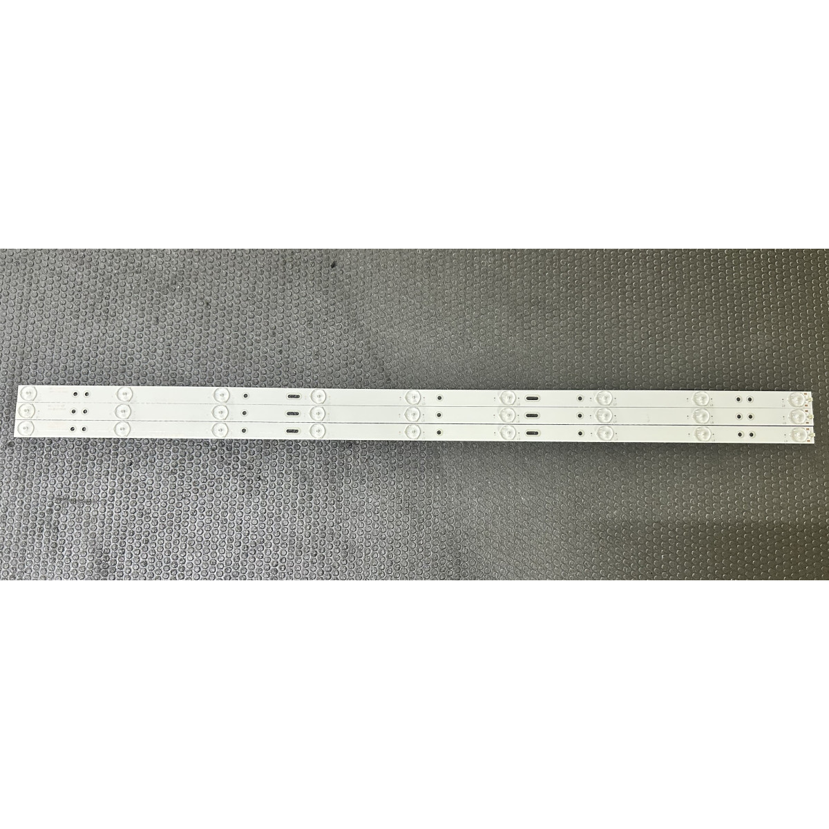LED Backlight Strip other brands 43" - 3 strips x 9 LEDs - 3V - 829mm - MS-L1143 V2
