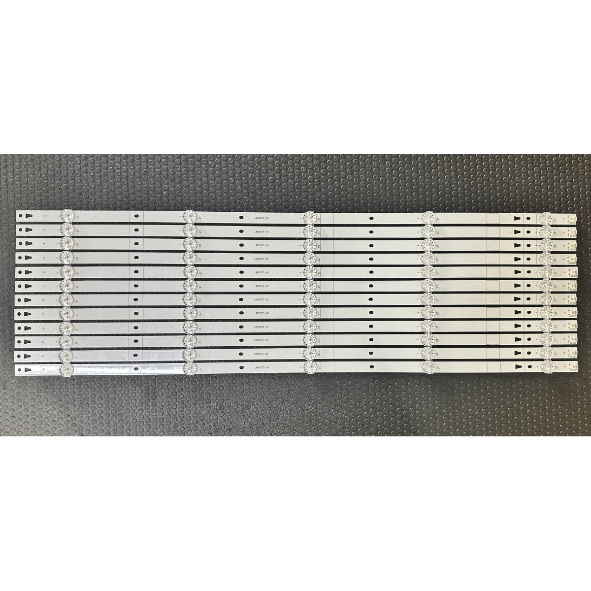 Комплект ленти Hisense 65" - 12 ленти x 5 LED - 3V - 660mm - LB65075 V0