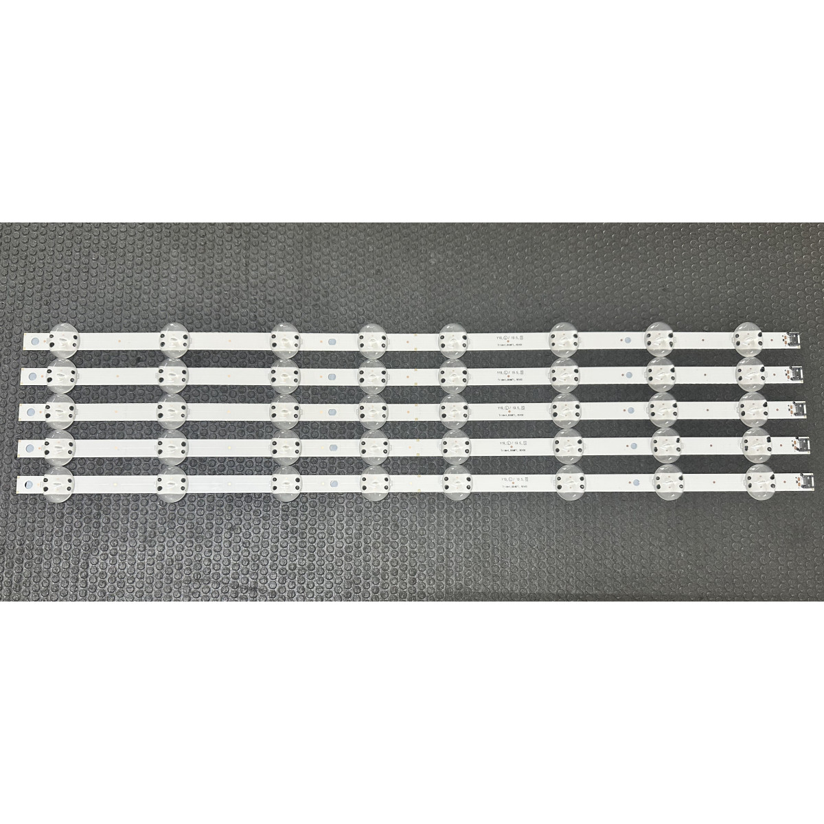 Комплект ленти LG 60" - 5 ленти x 8 LED - 6V - 670mm - Trident_60UM71_REV00